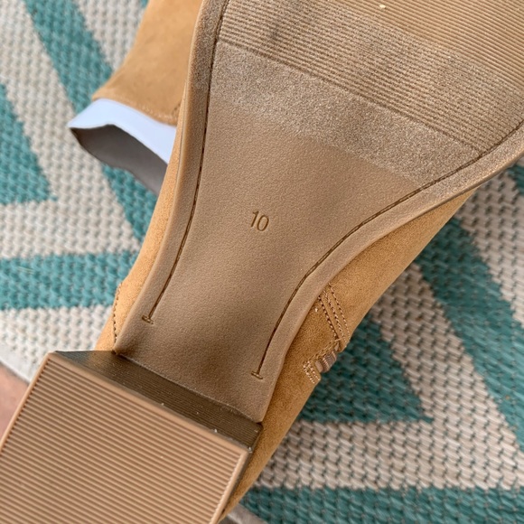 NWT Faux Suede Block Heel Booties size 10 - Picture 5 of 8